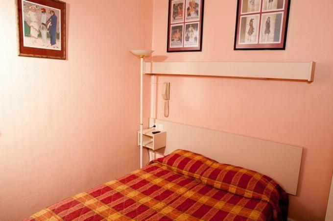 Hotel Touring Reims Bagian luar foto